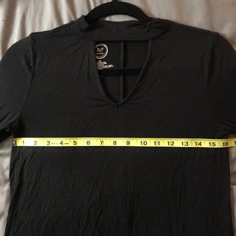 DRESS W/ CUTOUT NECK - Picture 4 of 6